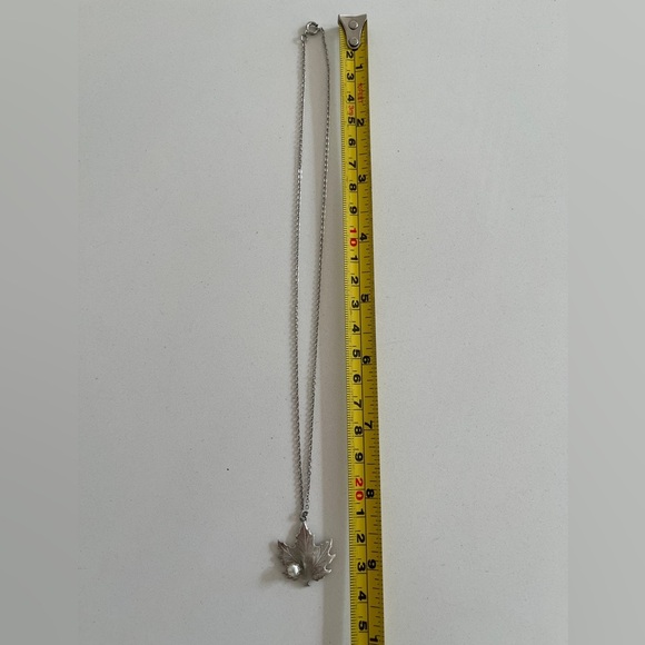 MAPLE LEAF Pendant Necklace Silver Tone Metal Faux Pearl Canadiana Dainty 16" - Picture 9 of 10